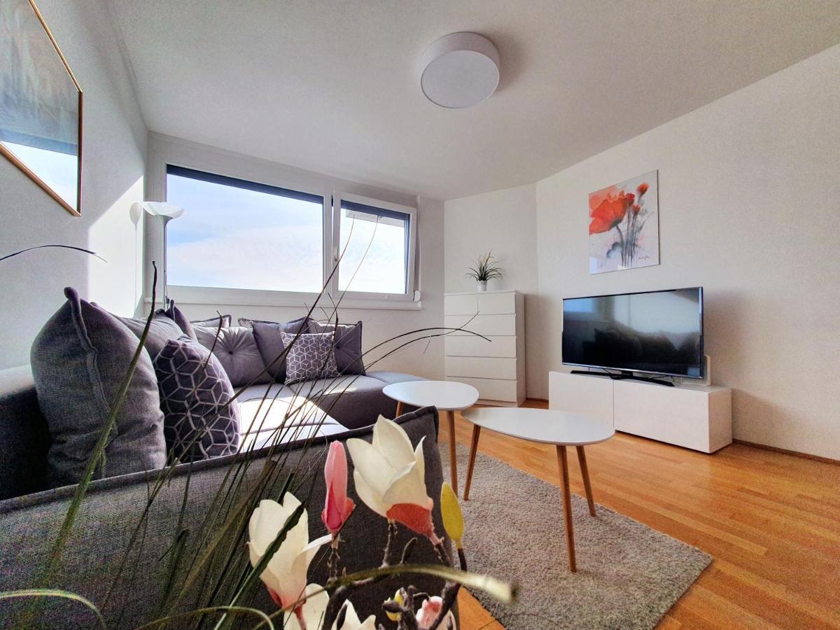 Near Lake Stylish & Fully Furnished Apartment 비엔나 외부 사진
